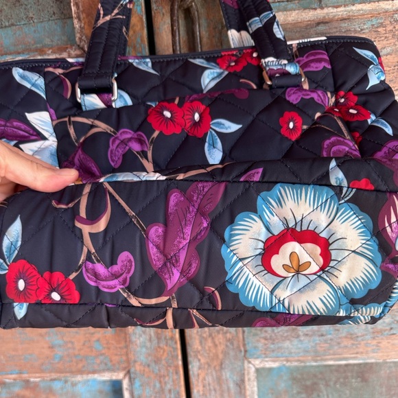 Vera Bradley navy blue floral purse - Picture 6 of 6